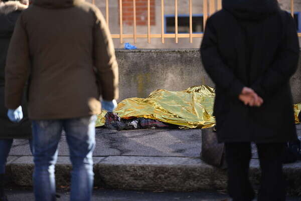 Man suicide on fire in car in Turin 01-2-2018